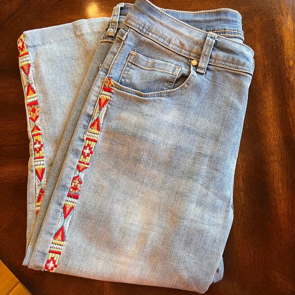 LUXE MODA Capris with Southwest embellishment!!